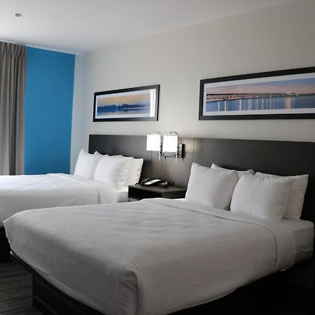 Quality Inn & Suites Буда Экстерьер фото