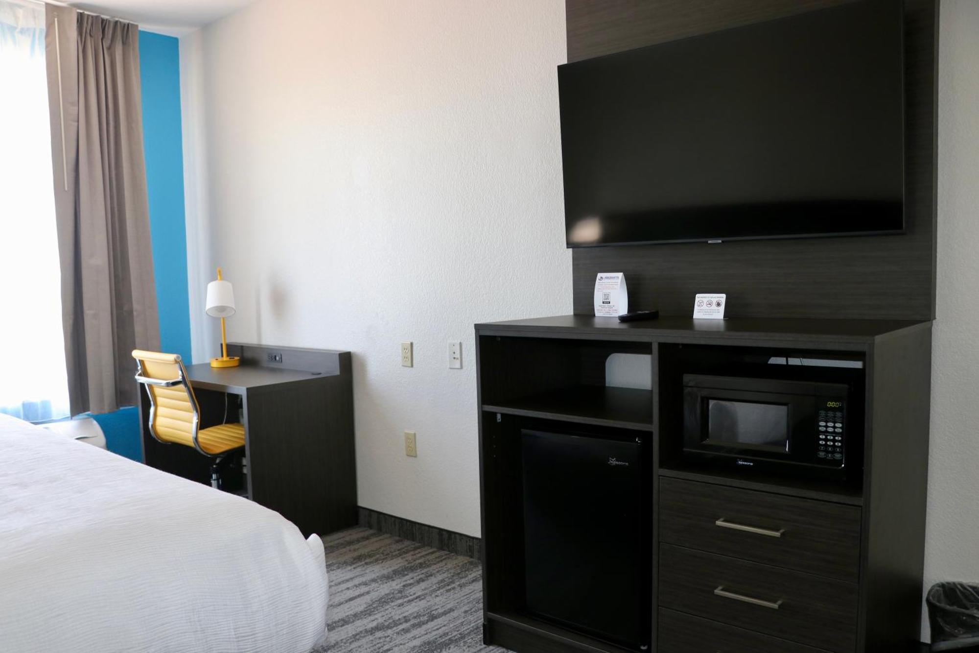 Quality Inn & Suites Буда Экстерьер фото