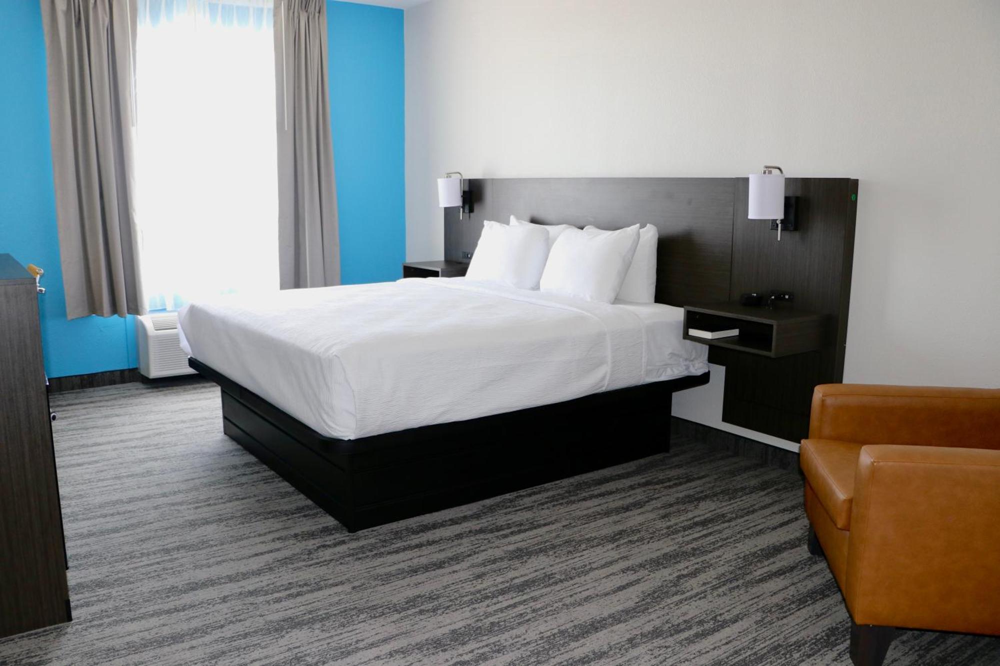 Quality Inn & Suites Буда Экстерьер фото