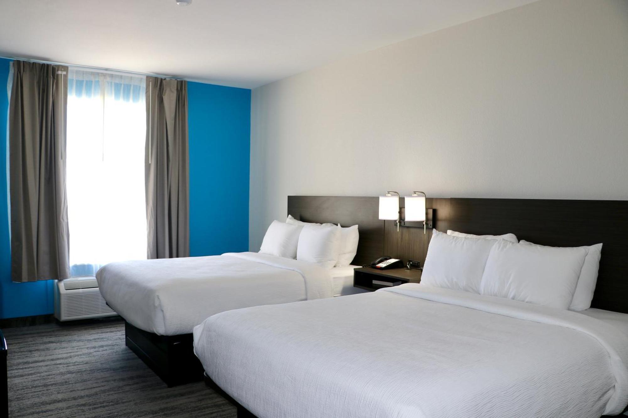 Quality Inn & Suites Буда Экстерьер фото