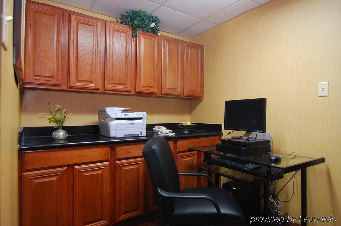 Quality Inn & Suites Буда Удобства фото