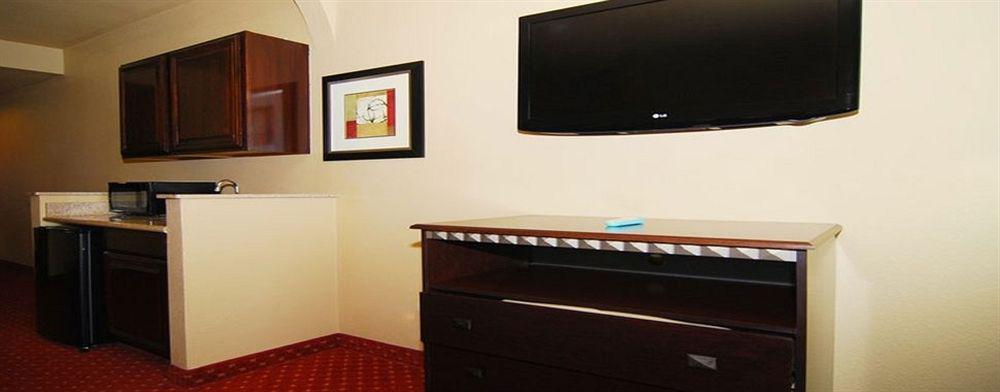 Quality Inn & Suites Буда Номер фото